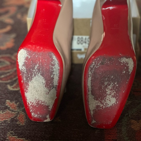 $325.00 - Christian Louboutin 39.5 (9.5B) Iriza 100 Nappy Shiny shoes. - Picture 6 of 6